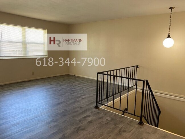 Building Photo - 1103 Arrowhead Dr