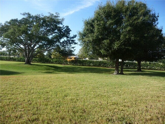 Building Photo - 515 Calamondin Way SW