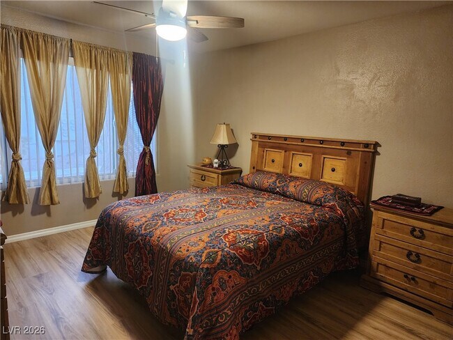 Building Photo - 5140 Mandalay Springs Dr