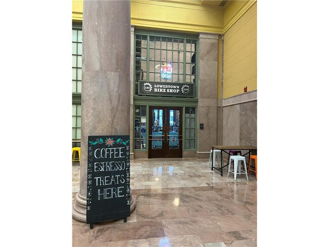 Building Photo - 214 4th St E