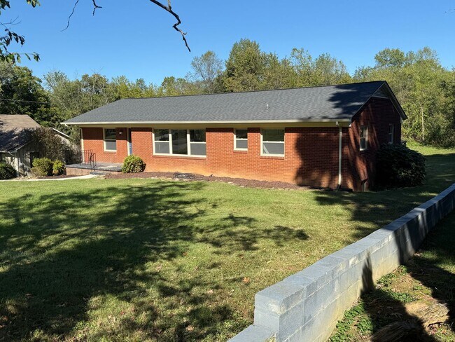 Building Photo - 424 Bridge View Ln