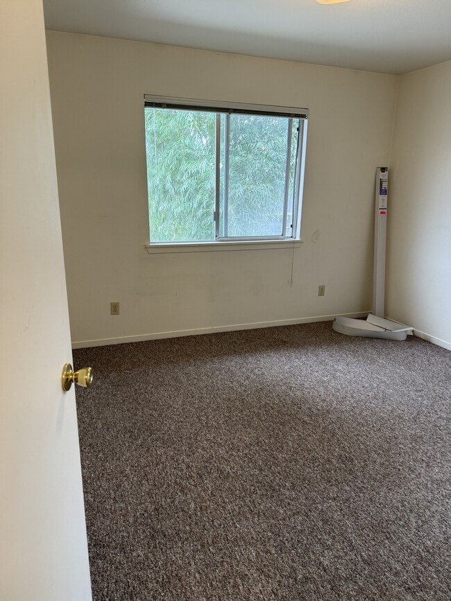 Building Photo - 1270 Haven Ln