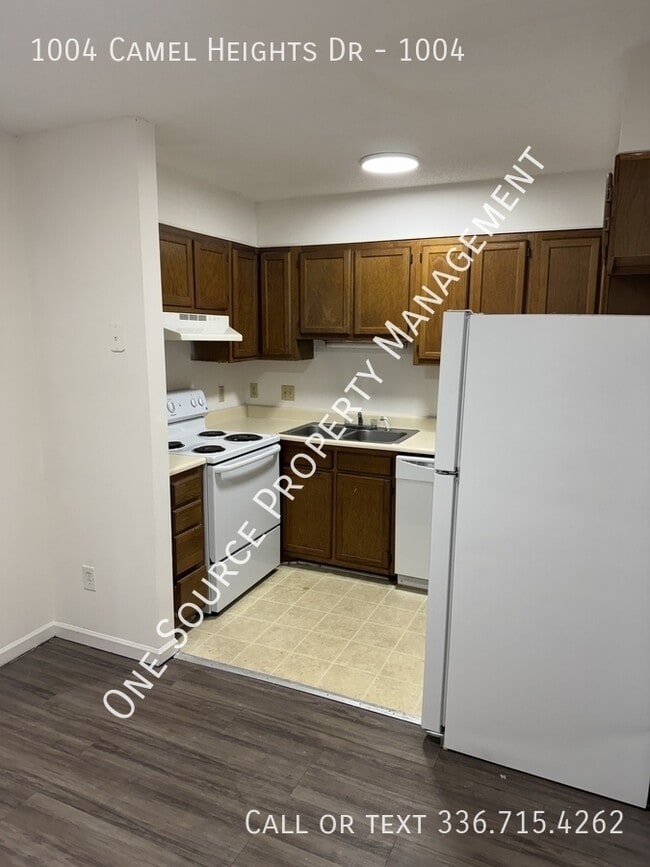 Building Photo - 1004 Camel Heights Dr