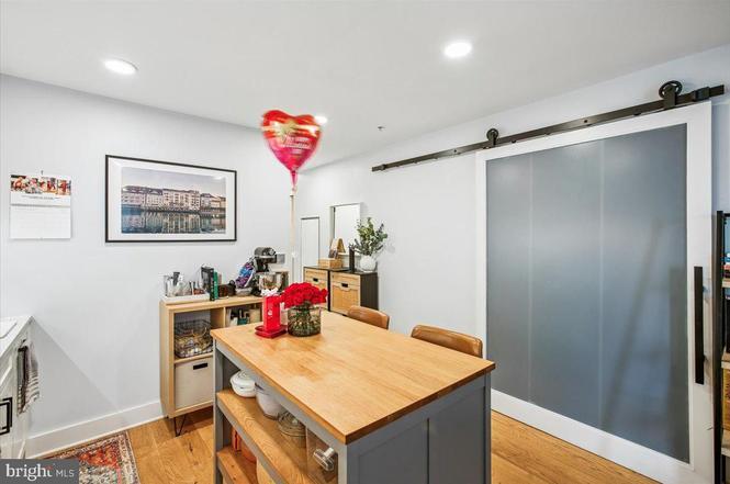 Building Photo - 1211 Van St SE