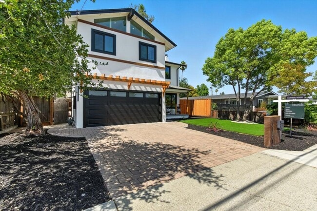 Building Photo - Refined Redwood City Living: Exquisitely R...