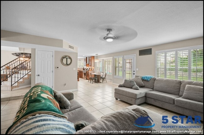 Building Photo - 6052 Bandolero Dr