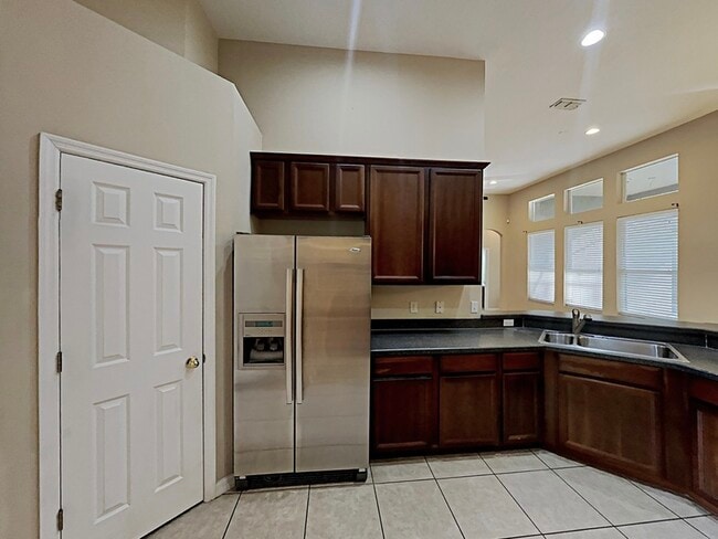 Building Photo - 3465 Bromfield Dr