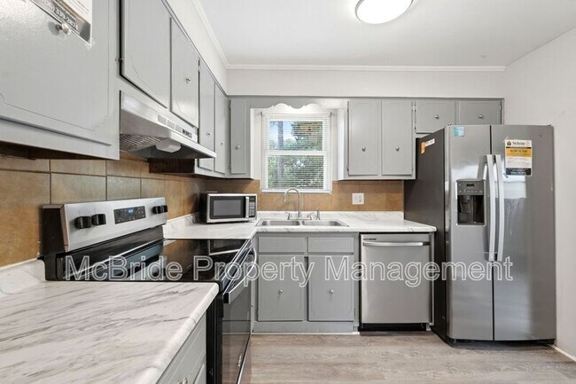 Building Photo - 2941 Rollingwood Dr