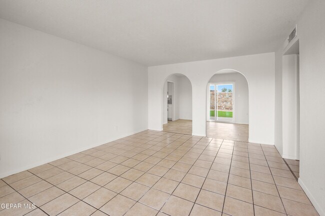 Building Photo - 7139 Orizaba Ave