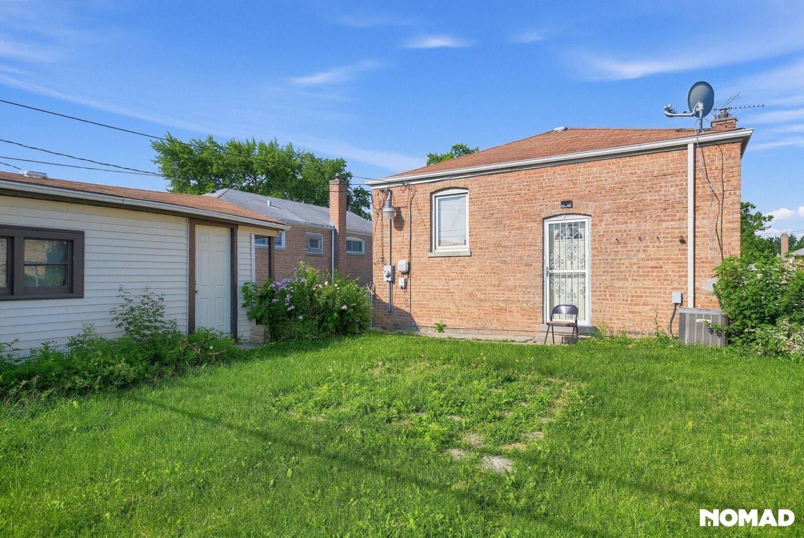 Building Photo - 14733 Ln Salle St