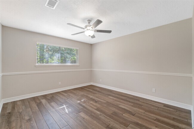 Building Photo - 25814 Leafywood Dr