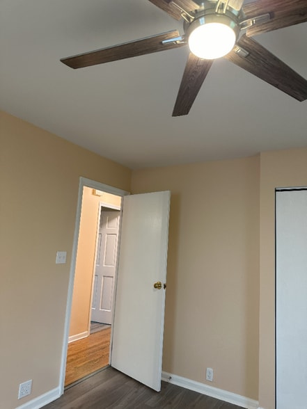 Building Photo - 508 Kenyon Ave