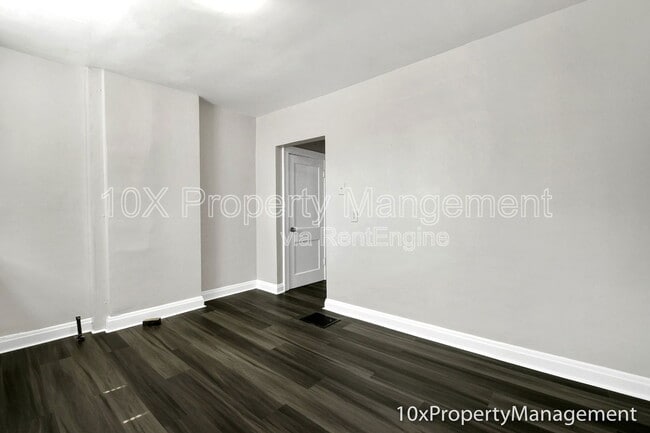 Building Photo - 1507 Duxberry Ave