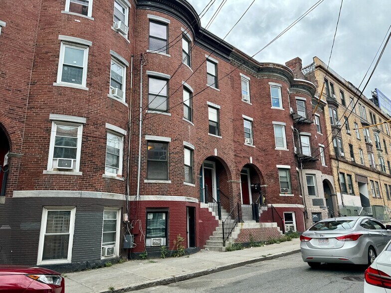 Primary Photo - 11 Linden St