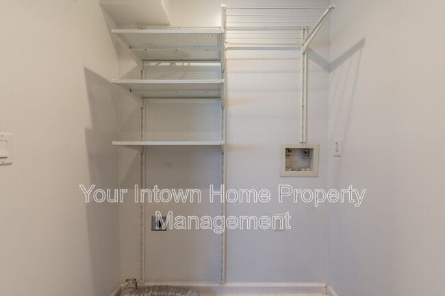 Building Photo - 505 Oakdale Rd NE