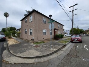 Building Photo - 578 Civic Center St