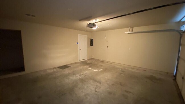 Building Photo - 1310 Ashway St