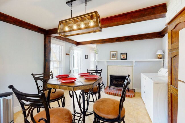 Building Photo - 23 Mechanic St