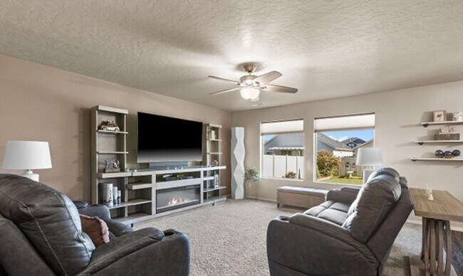 Building Photo - Beautiful Home near Meridian High School