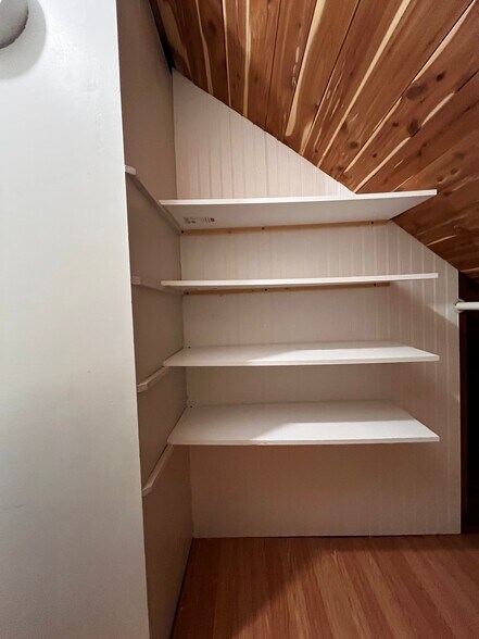 Building Photo - 242 Litchfield Rd