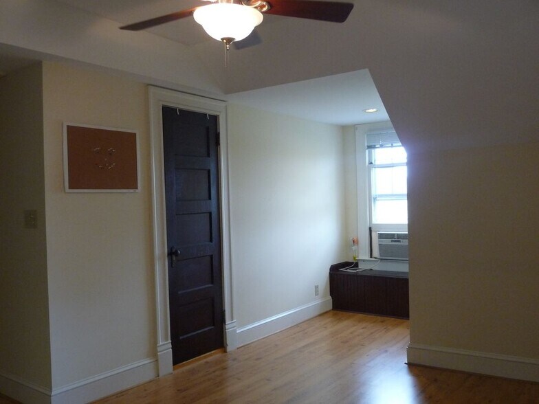 Building Photo - 1311 Sunken Rd