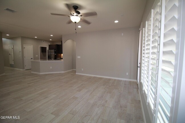 Building Photo - 509 Cedarwood Ave