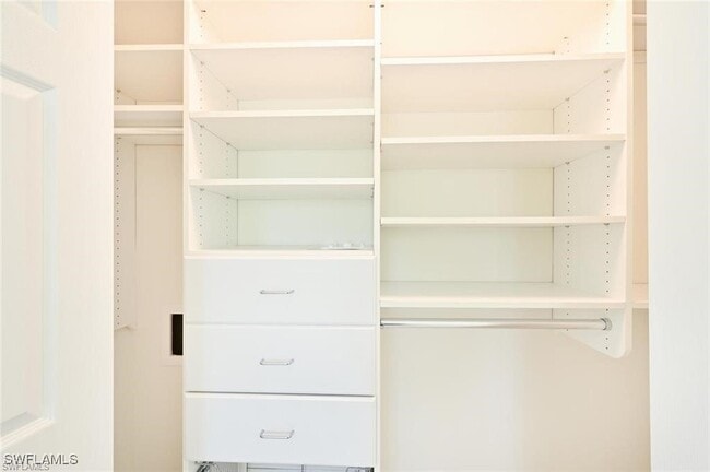 Building Photo - 18 Bobolink Ct