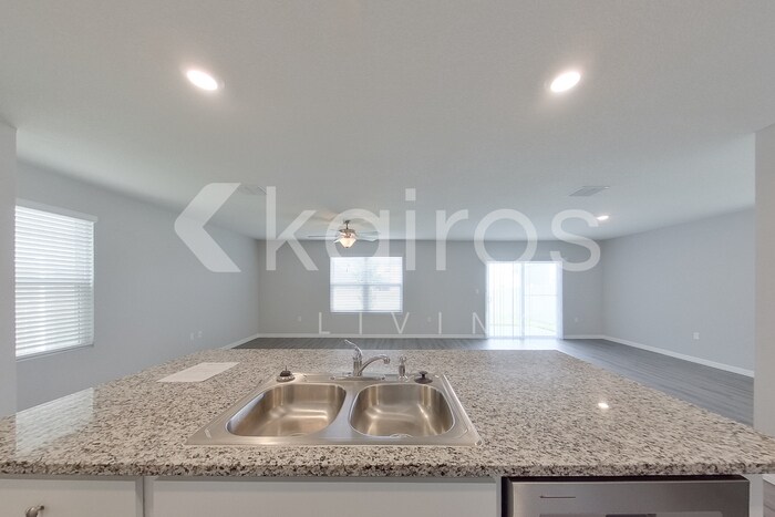 Building Photo - 8597 SW 44th Ct