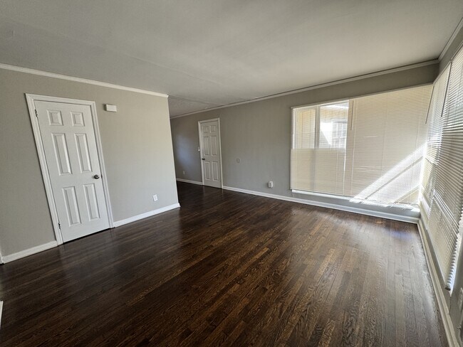 Building Photo - 2169 Barbara Ln