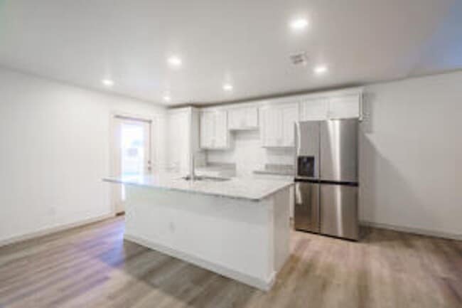 Building Photo - 508 79th St