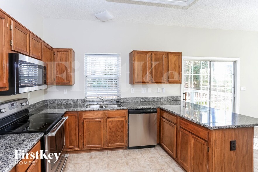 Building Photo - 6010 Elm Cove Ln