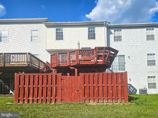 Building Photo - 3315 Hollow Ct