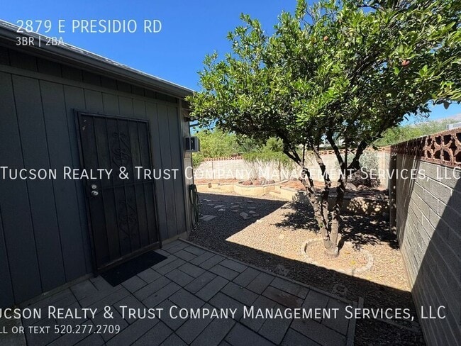 Building Photo - 2879 E Presidio Rd