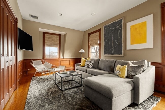 Building Photo - 59 Harbor Ave