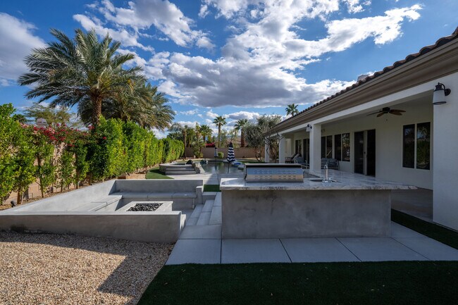 Building Photo - 49392 Hohokam River St