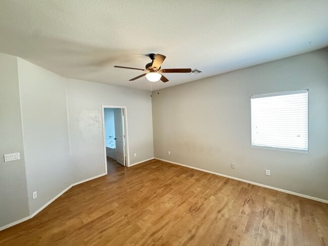 Building Photo - Chandler 4 bed 2 bath