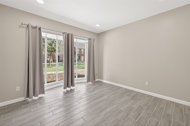 Building Photo - 10738 Briar Forest Dr