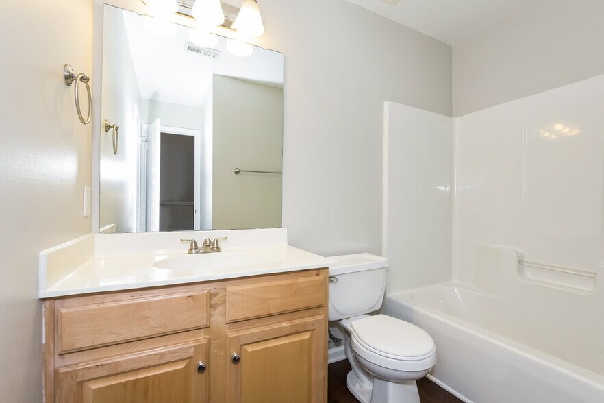 Building Photo - 10926 Princeton Commons Dr