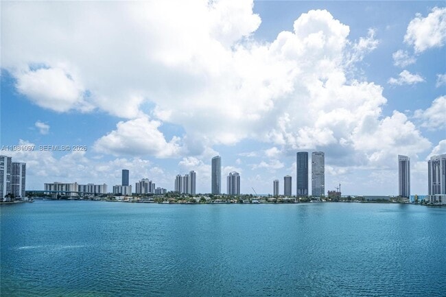 Building Photo - 5500 Island Estates Dr