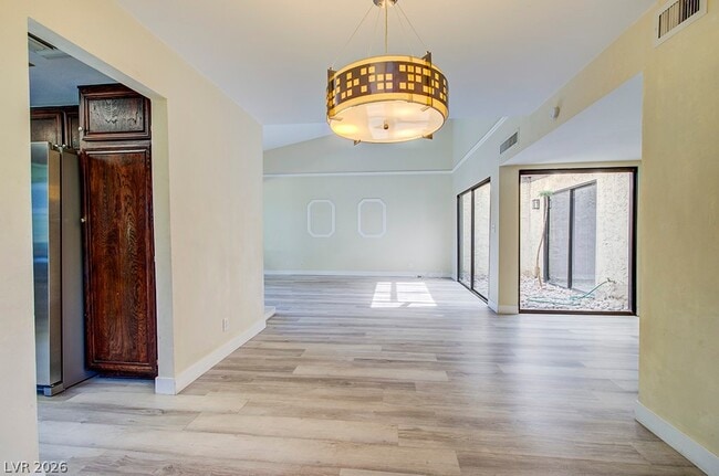 Building Photo - 2574 Pera Cir
