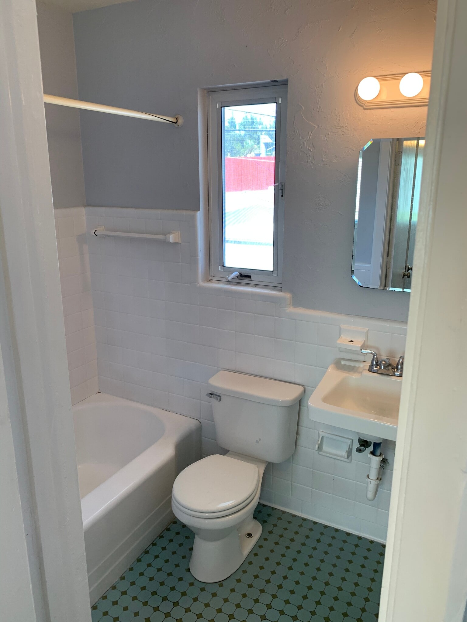 Building Photo - 1 Bed/1 Bath - Unit 605