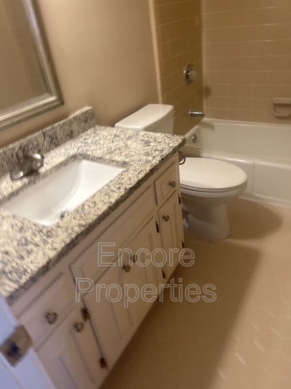 Building Photo - 106 Whispering Pines Ct