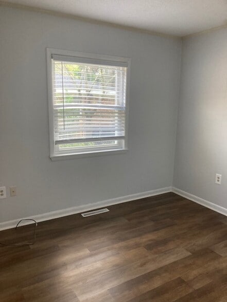 3 Bedroom 2 Full Bath Bungalow Minutes from Downtown Charleston with Charleston Harbor Views - 811 Minnie St