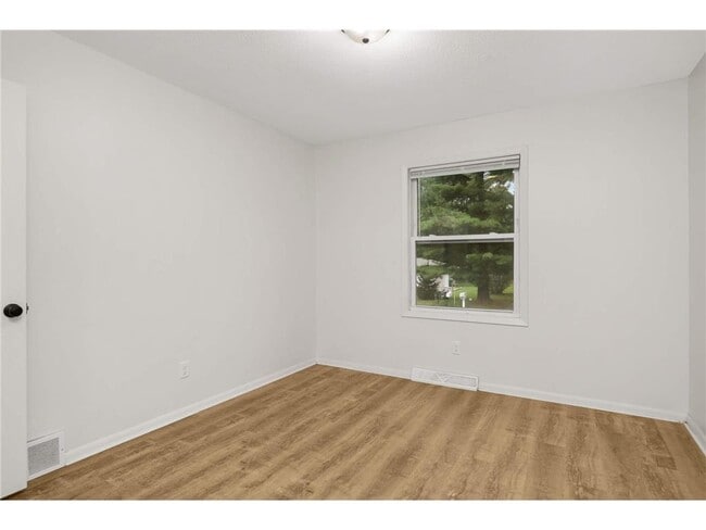 Building Photo - 120 Inglewood St