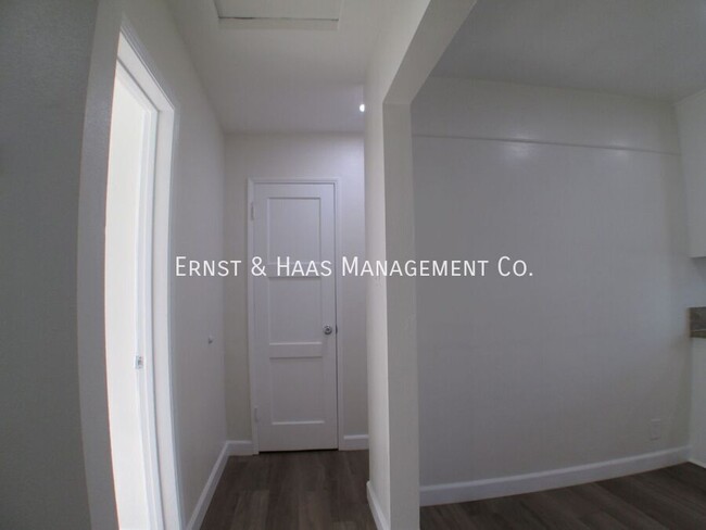 Building Photo - Lovely 1 Bedroom Apartment in Prime Bixby ...