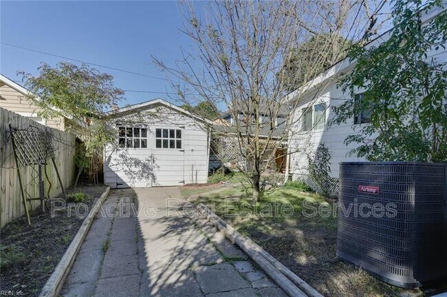 Building Photo - 1146 Rockbridge Ave