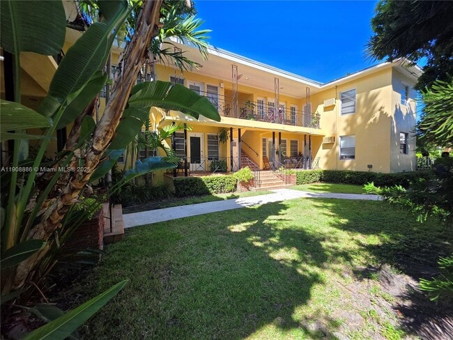 Building Photo - 8024 Harding Ave