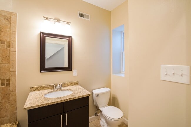 Building Photo - Contemporary Three Bedroom Home in Point Breeze