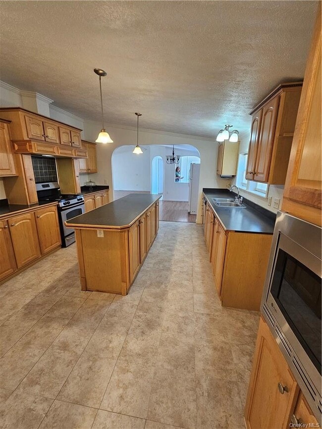 Building Photo - 3 Wildwood Rd