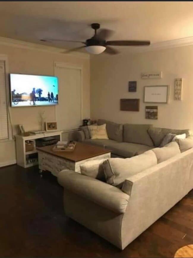 Building Photo - 1120 Winsford Ln